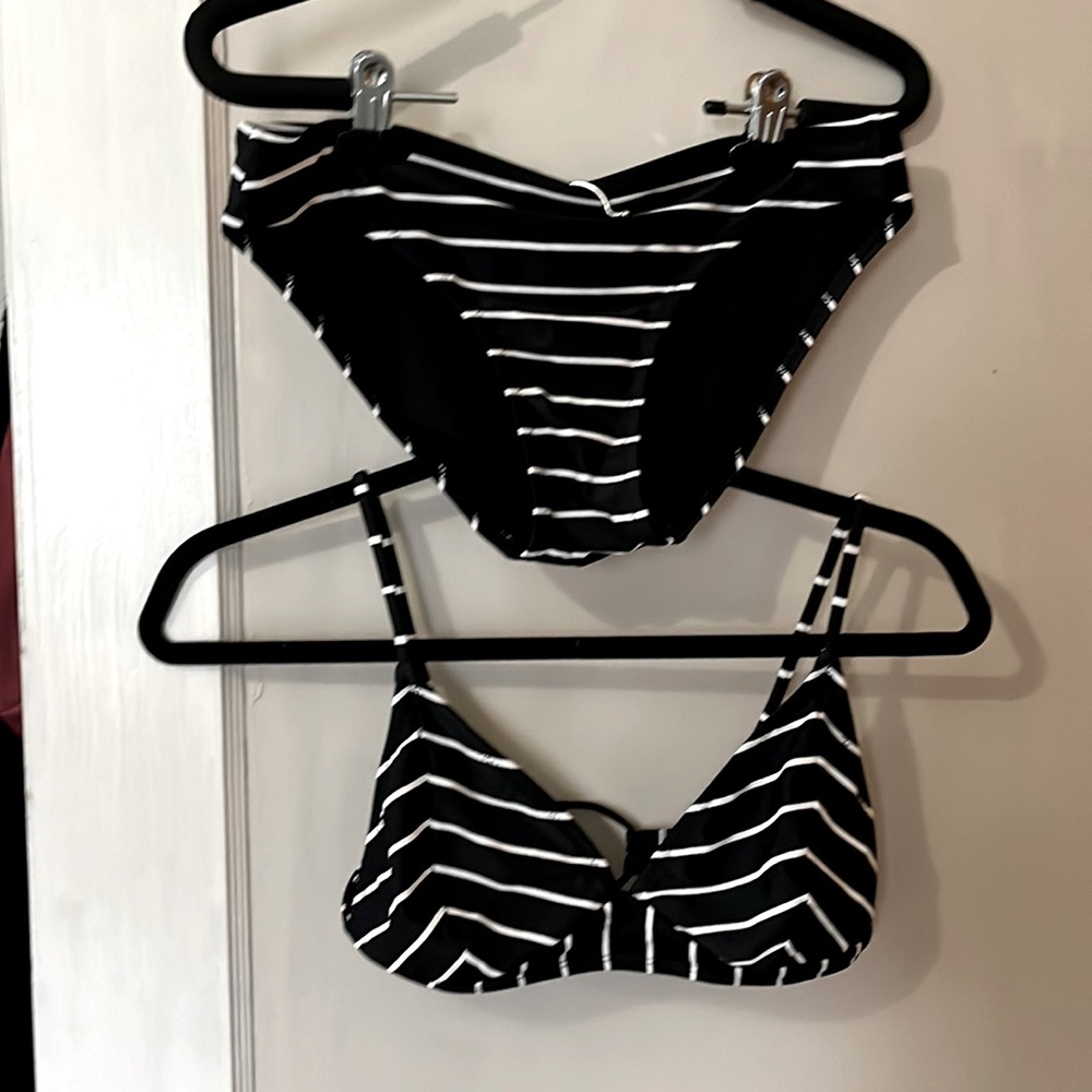 Striped bikini!! Super adorable:)